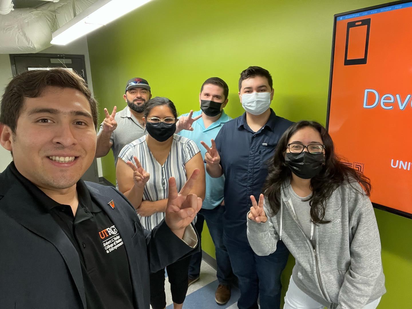 Intro To App Development with Swift LV 1 - FINAL Oscar Ramos