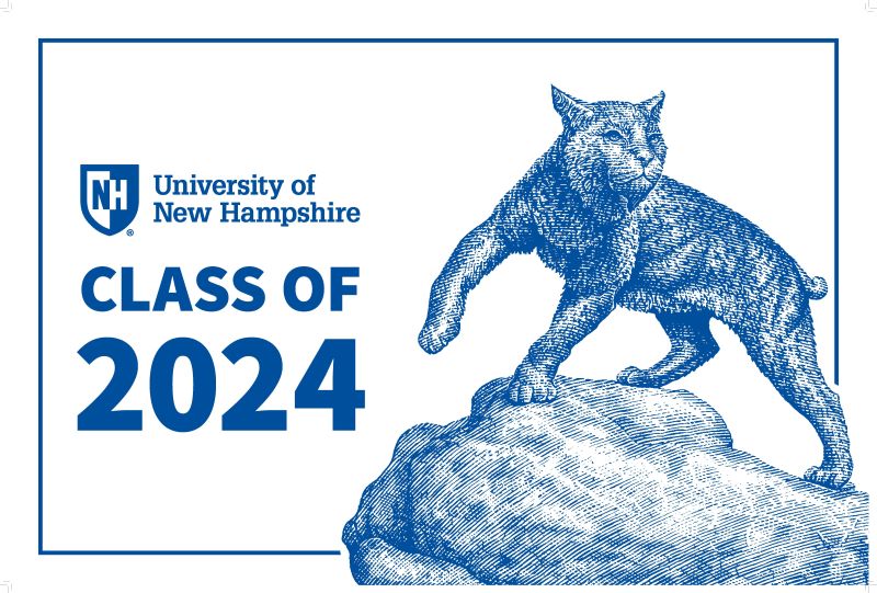UNH Class of 2024 with Wildcat Lawn Sign
